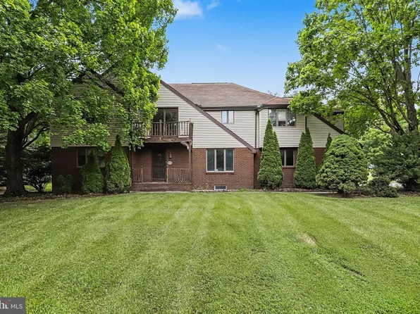 6651 Dark Hollow Rd, Wrightsville, PA 17368