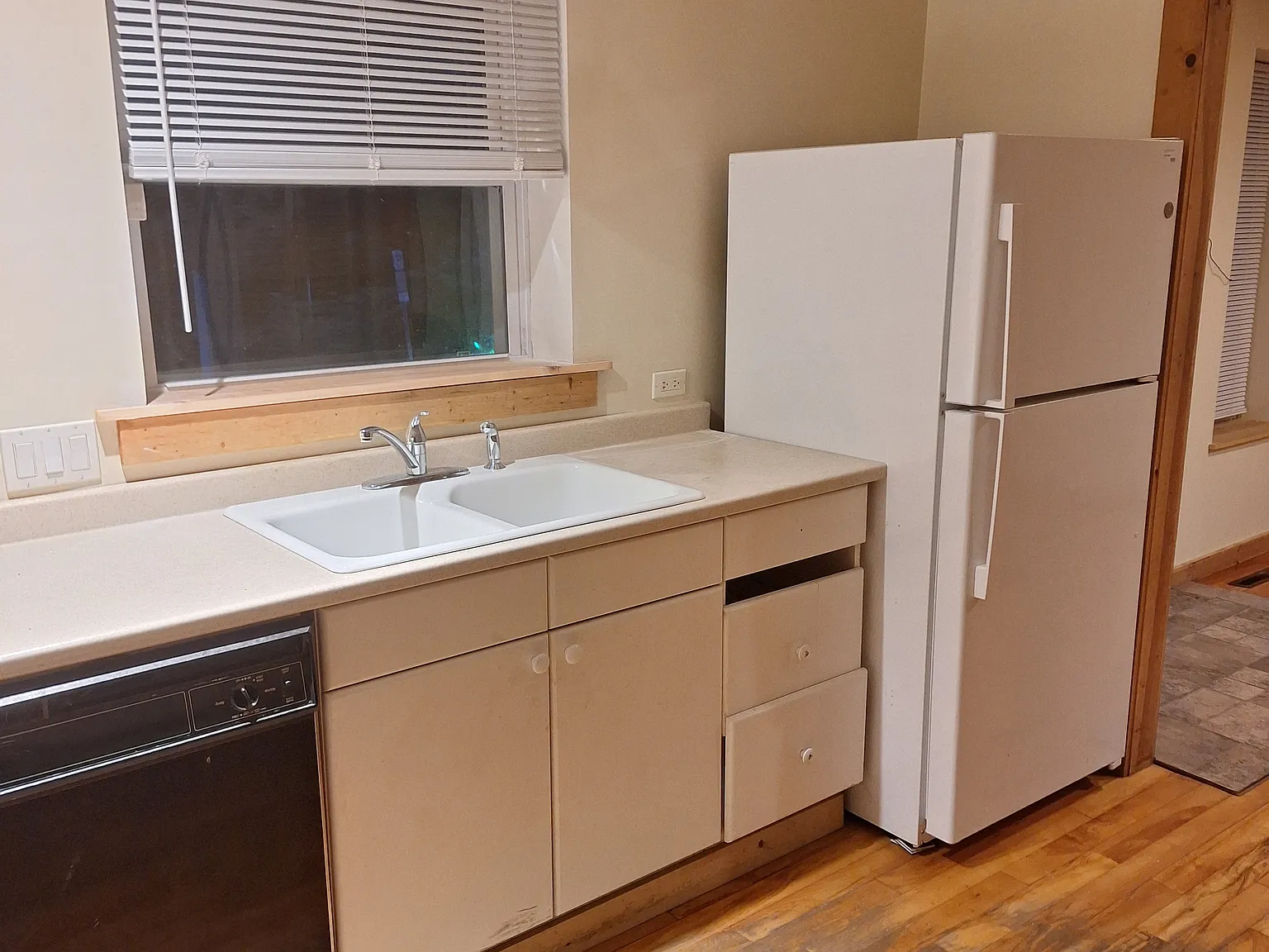 3 bed, 1.5 bath, 1184 sqft, $1,400 — Photo 3