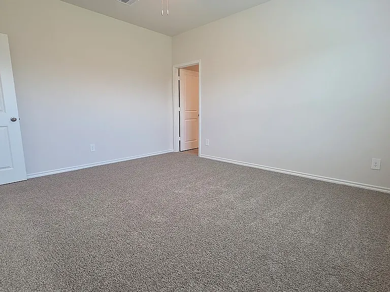 347 Boxwood Dr — Photo 14