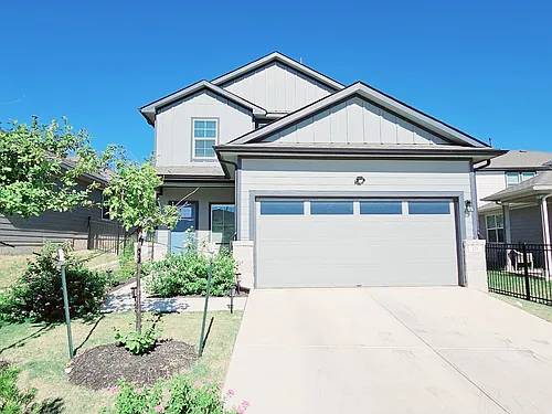 121 Merrick Rd Photo 1