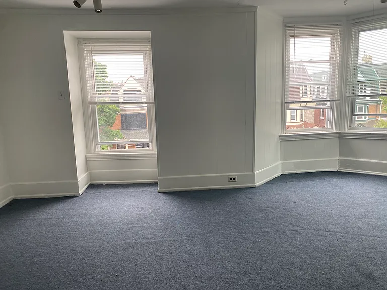4825 Cedar Ave #3 — Photo 3