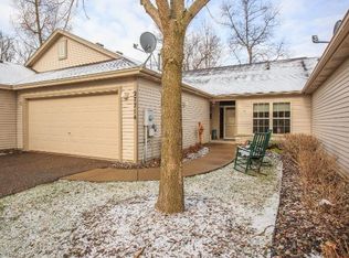 27714 Woodland Dr, Chisago City, MN 55013