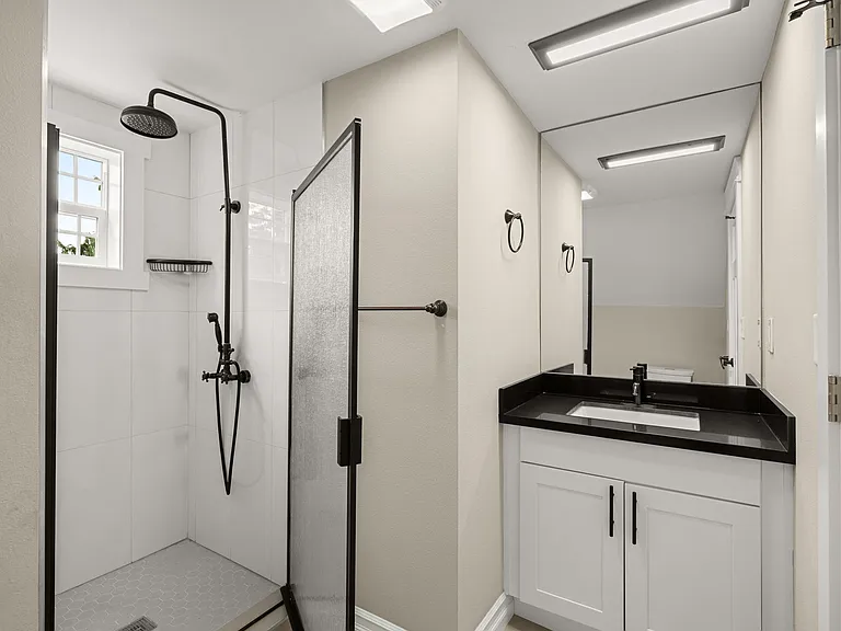 6017 SW Admiral Way — Photo 18