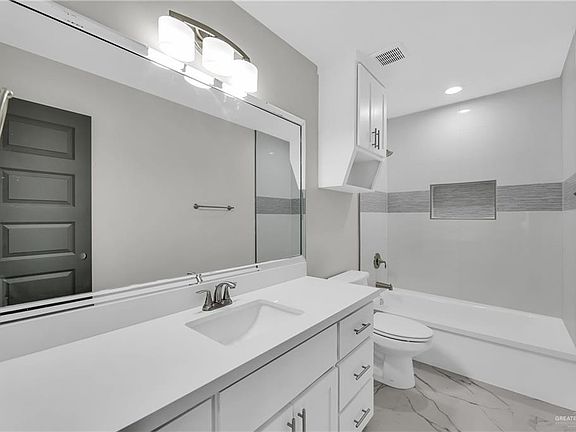 4th image of 3904 S Duncan Ln