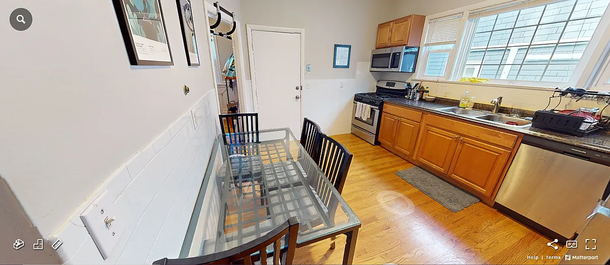 Building Photo - 21 Tufts St #2