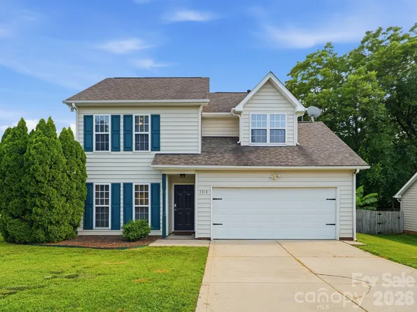 7313 Mapleridge Dr, Charlotte, NC 28210