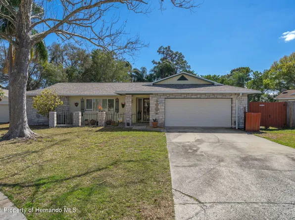 2271 Republic Dr, Dunedin, FL 34698