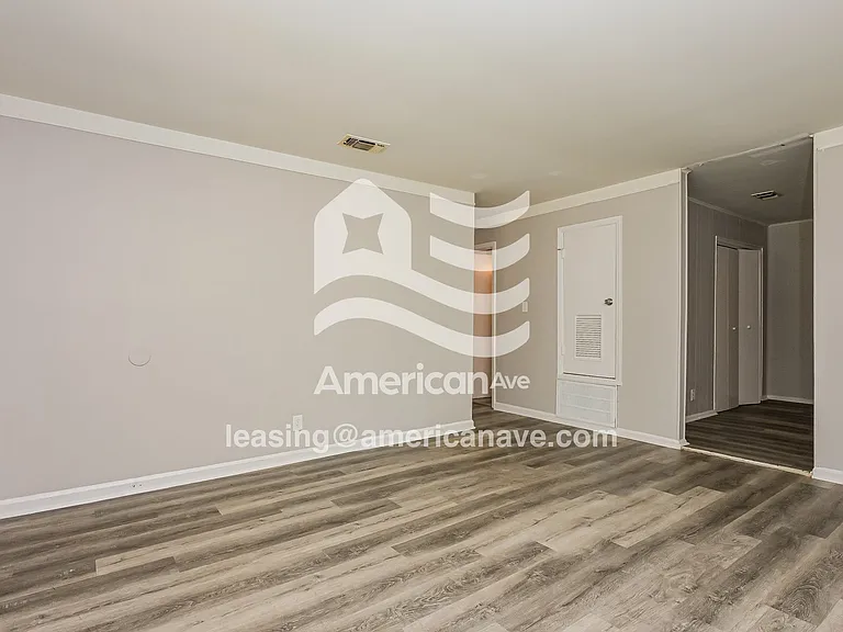 1544681_003_living_room_3.jpg