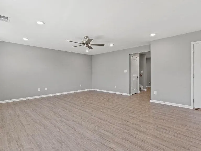 305 Krauss Dr — Photo 4