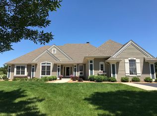 10526 N Burning Bush Ln, Mequon, WI 53092