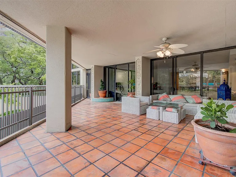2901 S Bayshore Dr #2G — Photo 14