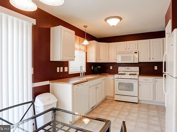 5th image of 600 Yale St Unit 1403