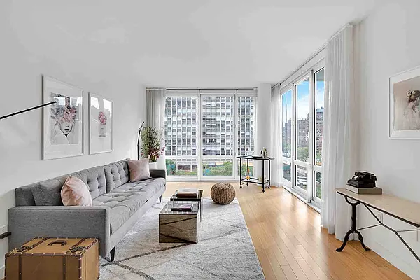 Rented by Level Group | media 2
