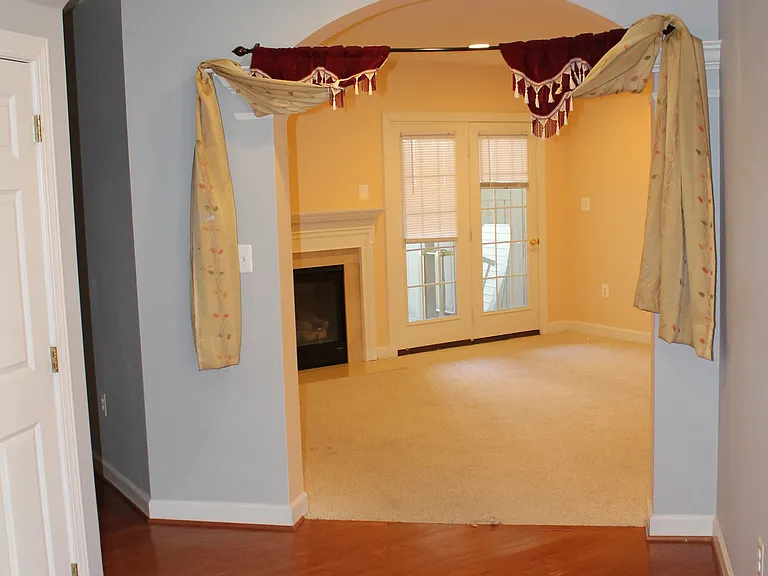 24907 Earlsford Dr — Photo 20