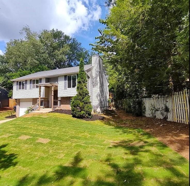 1st image of 710 Singing Hills Ct