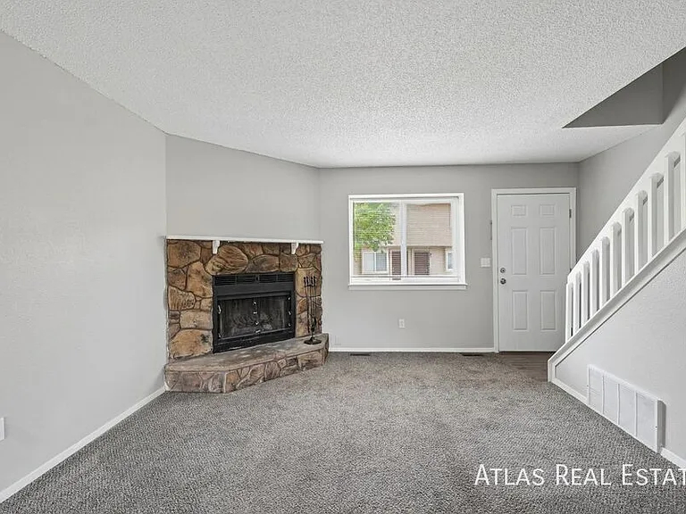 3027 Starlight Cir — Photo 8