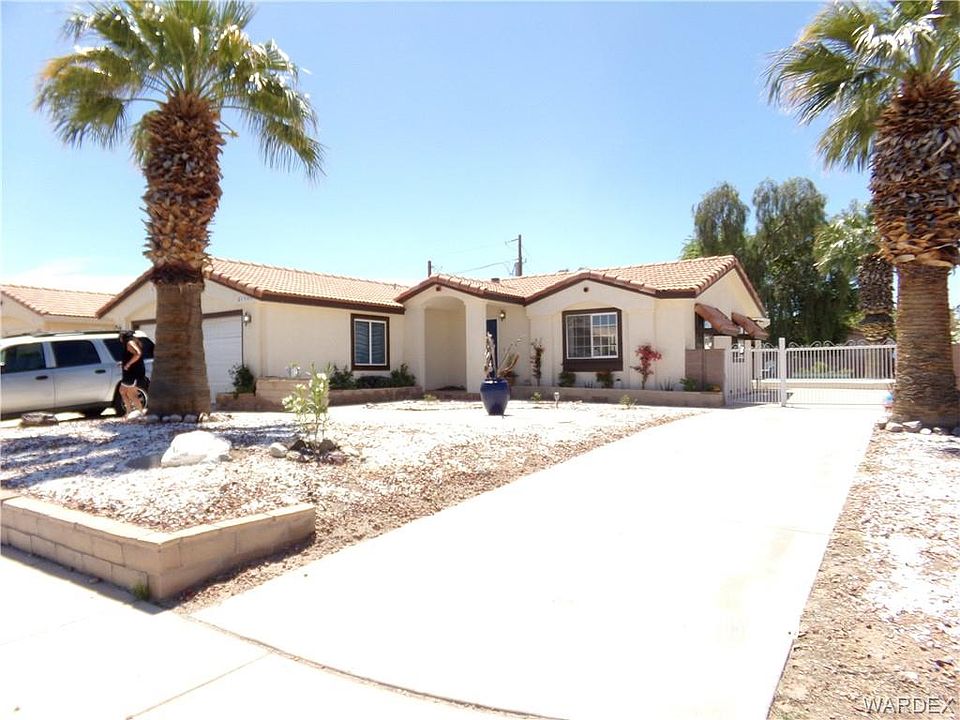 1st image of 1584 De Angelis Ave