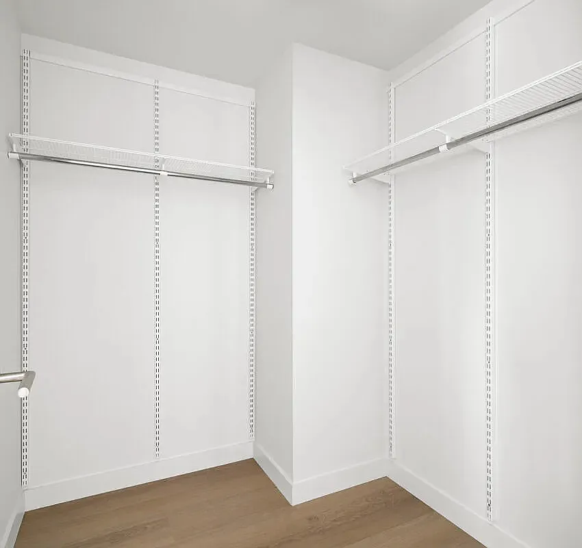 17 Hanover Place — Photo 3