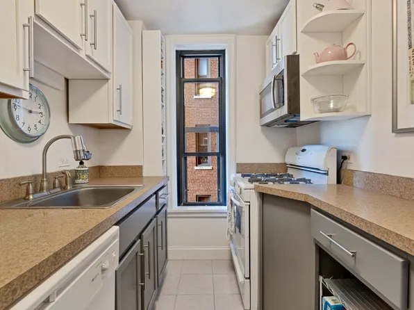 5300 S Shore Dr APT 37, Chicago, IL 60615