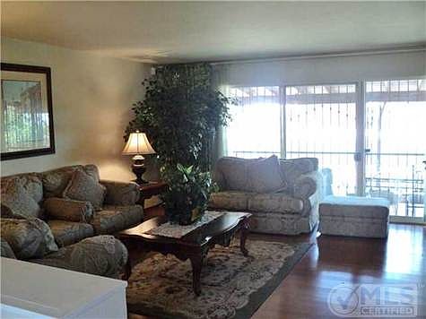 3rd image of 4151 Larchmont Dr