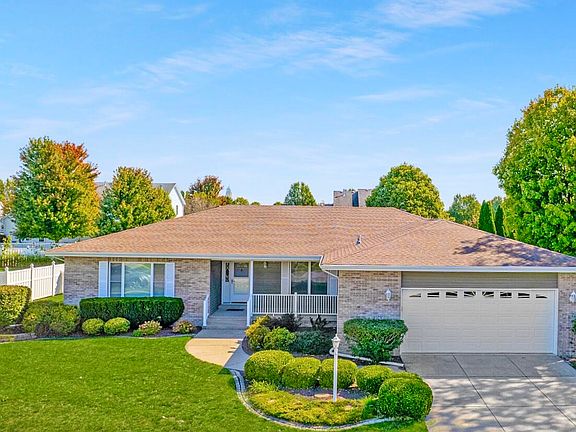 4th image of 10717 Maloian Dr