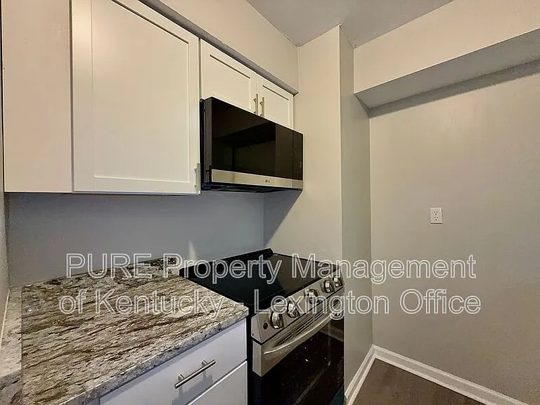 2408 Shandon Dr — Photo 10