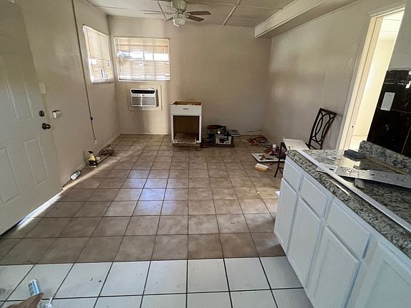 2nd image of 650 W Buena Vista St #4
