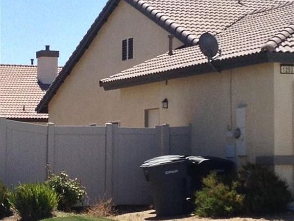 3rd image of 1293 Periwinkle Pl