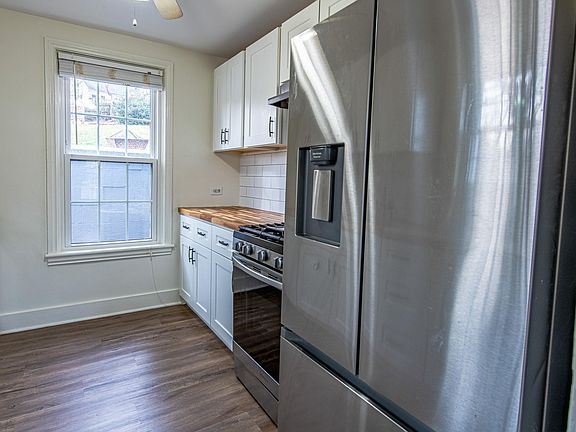 3rd image of 501 Valley Road Ext