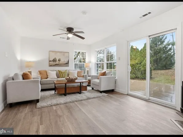 37 Van Horn Pl, Holland, PA 18966