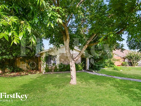 3rd image of 3004 Charter Oak Dr
