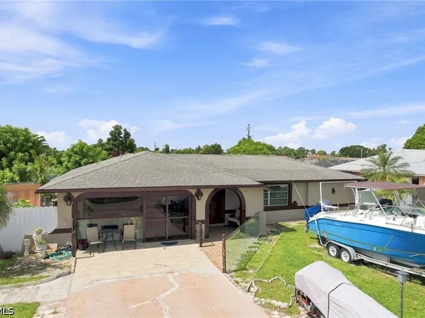 1631 Country Club Pkwy, Lehigh Acres, FL 33936