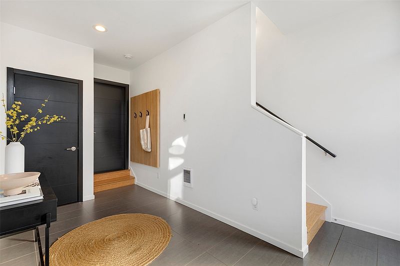 2nd image of 206 22nd Avenue #C