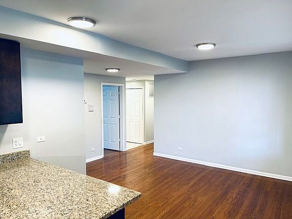 5th image of 5118 W Sunnyside Ave #2S
