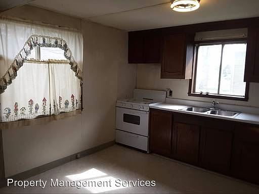 2nd image of 119 E Washington St #3392609