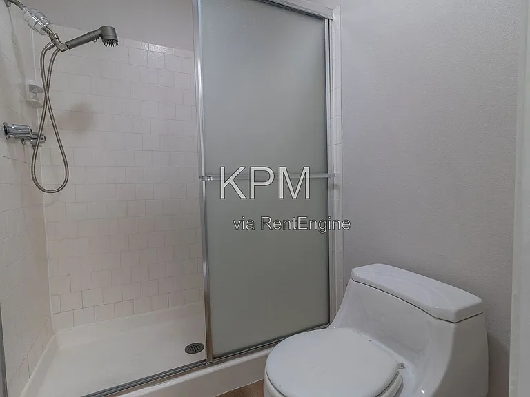 6829 Mill Springs Ct — Photo 24