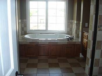 4th image of 117 Southbrook Cir