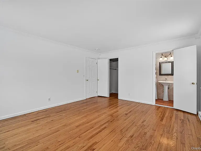 64 Bayberry Dr — Photo 12