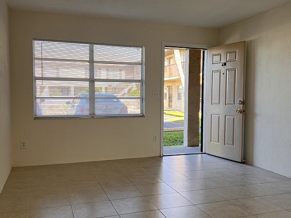 5th image of 1351 S Ridgewood Ave #1-1-2
