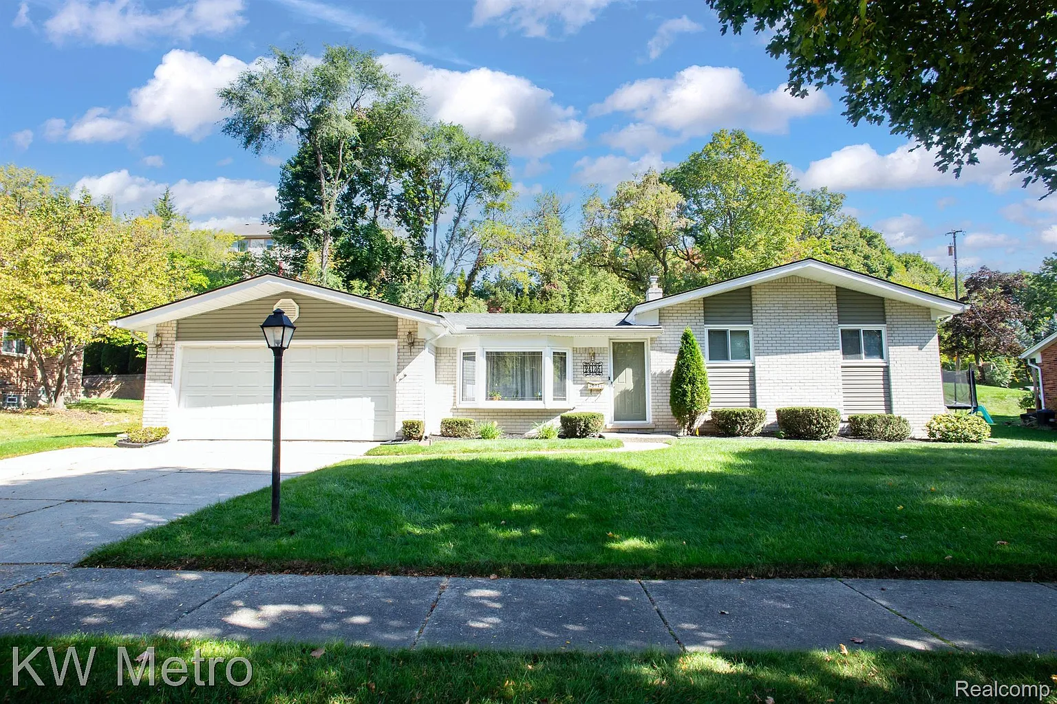 24136 Twin Valley Ct photo 1