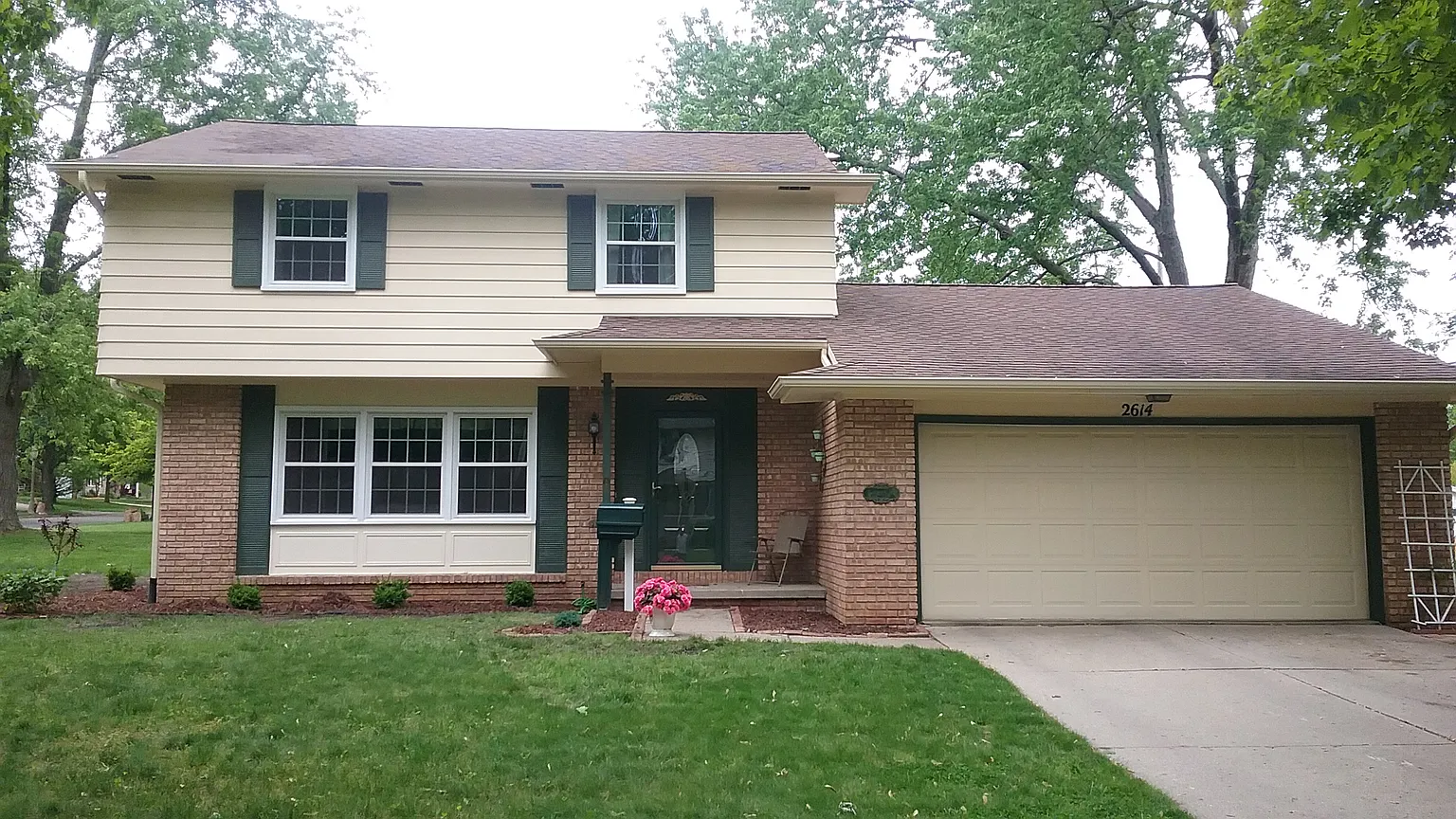 2614 Oban Rd photo 1