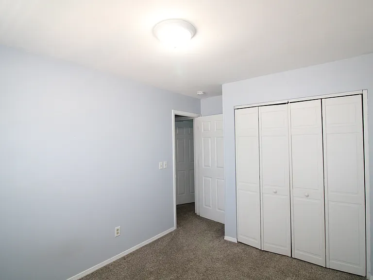 912 Oakwood Farms Ln — Photo 17
