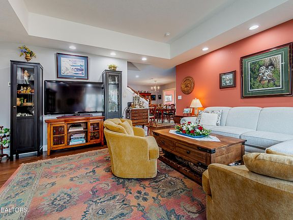 5th image of 2559 Keeneland Dr