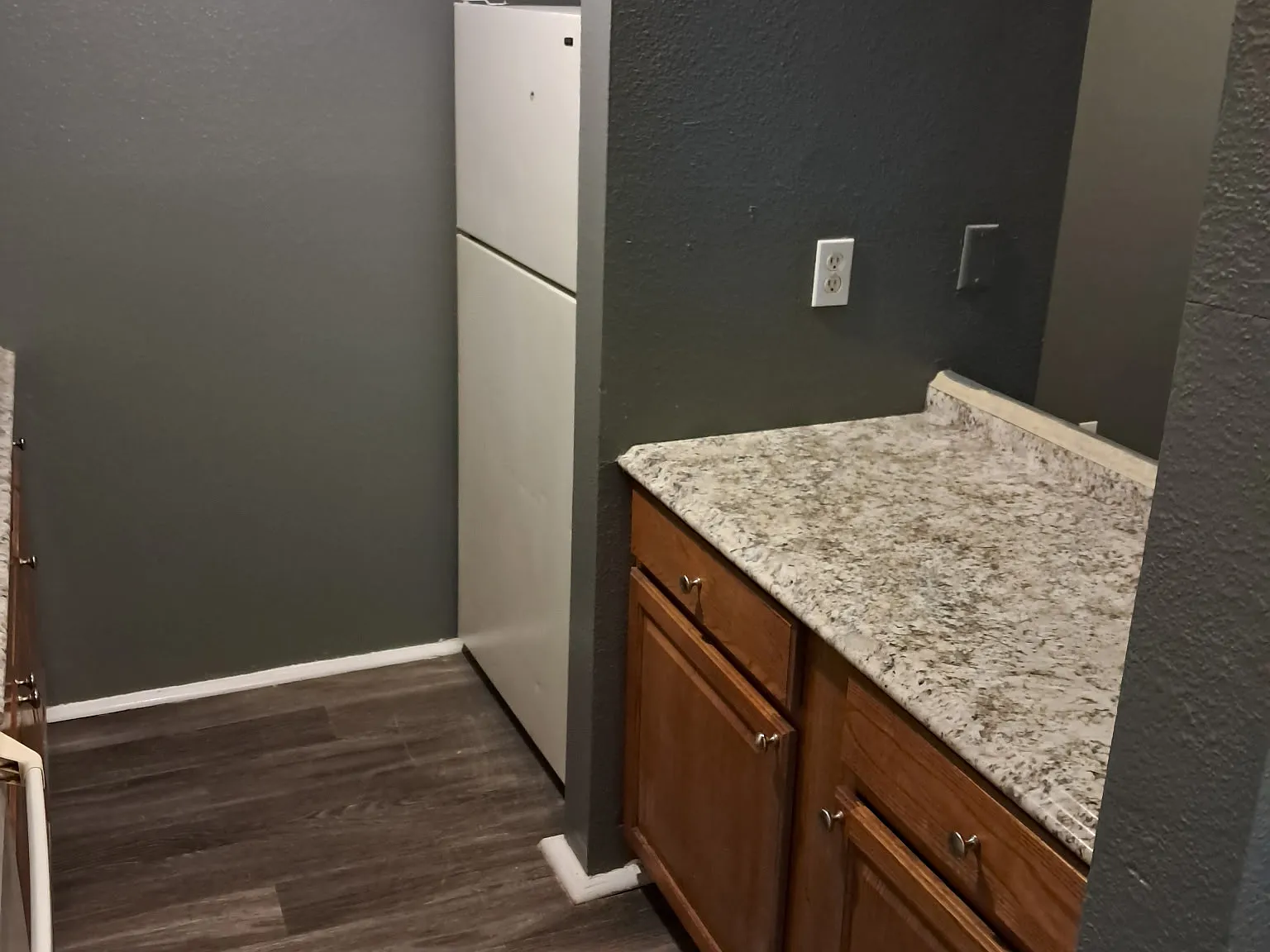 One Bedroom Unit In Denver at Abbotts Ford 2nd Flg — Photo 3