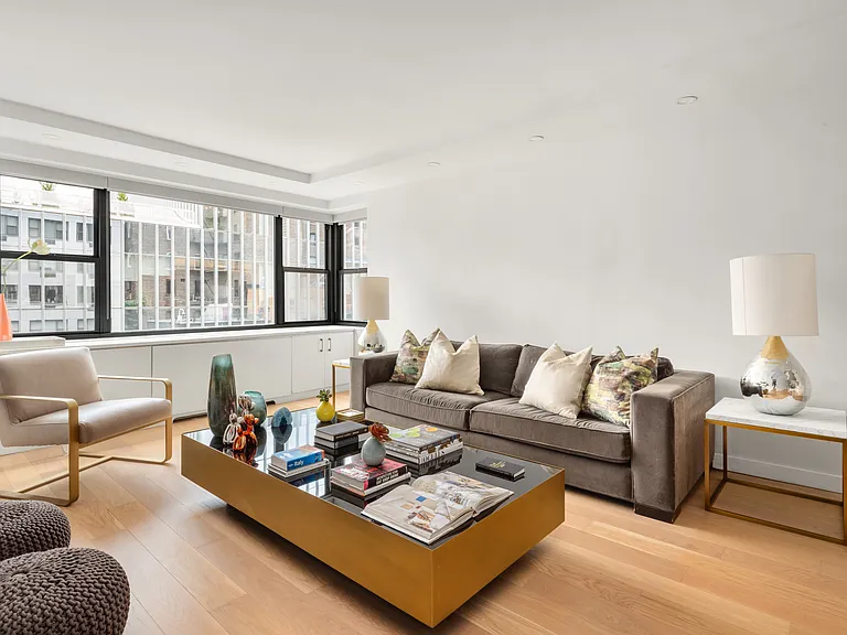 115 E 9th St #7B — Photo 2