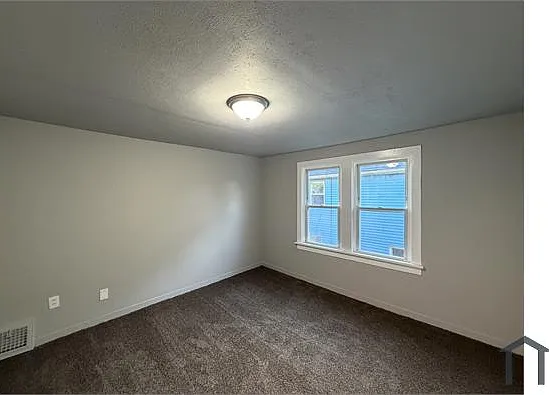 4 bed, $1,500 — Photo 4