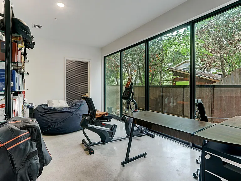 1713 Bluebonnet Ln #D — Photo 17
