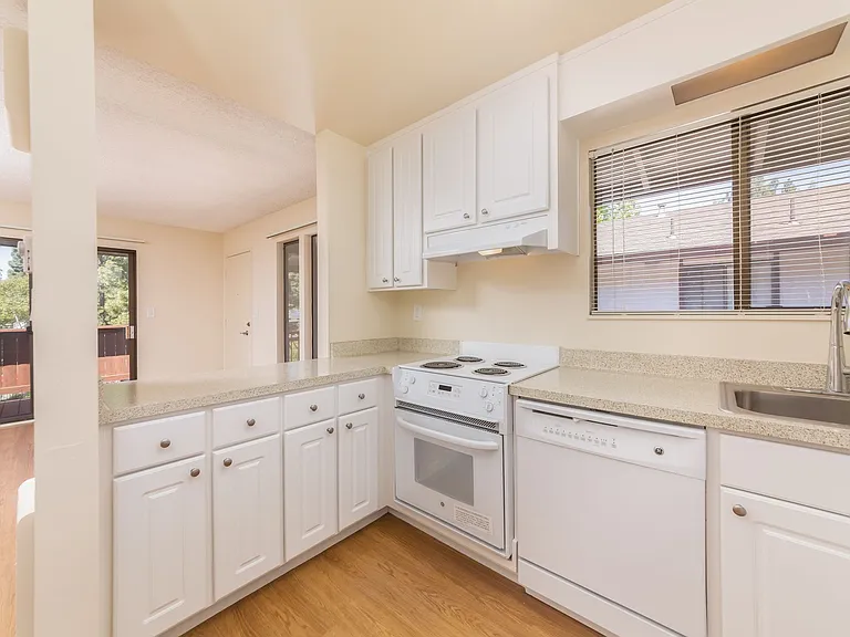 Camelback North Apartments CNM — Photo 19