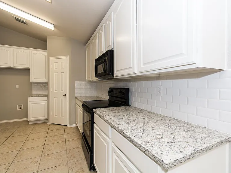 1413 Gordon Dr — Photo 13