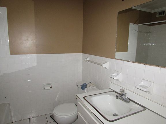 5th image of 21179 Lucille Rd